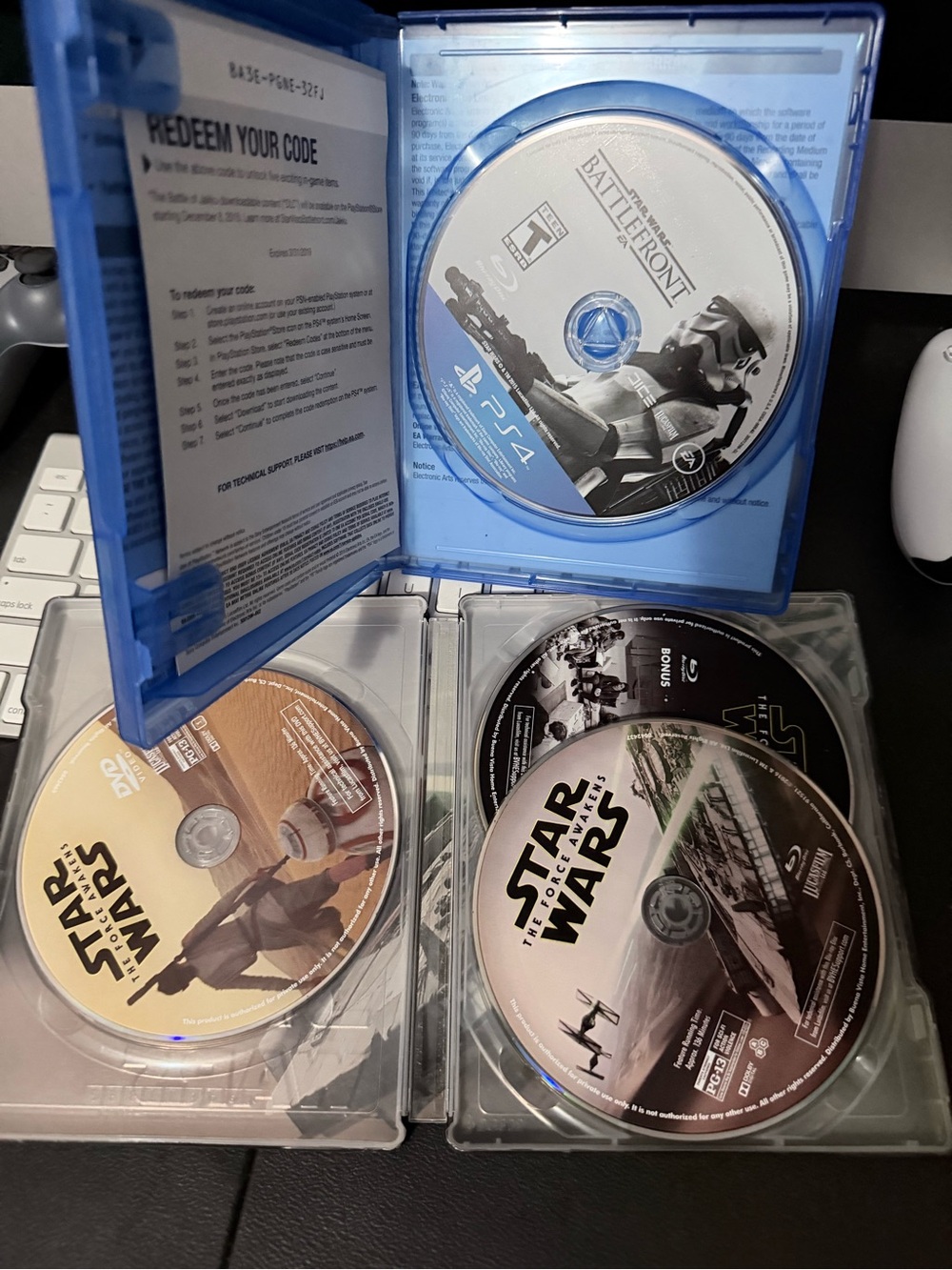 Sony Blue PS4 Case with Star Wars & Battlefront Discs